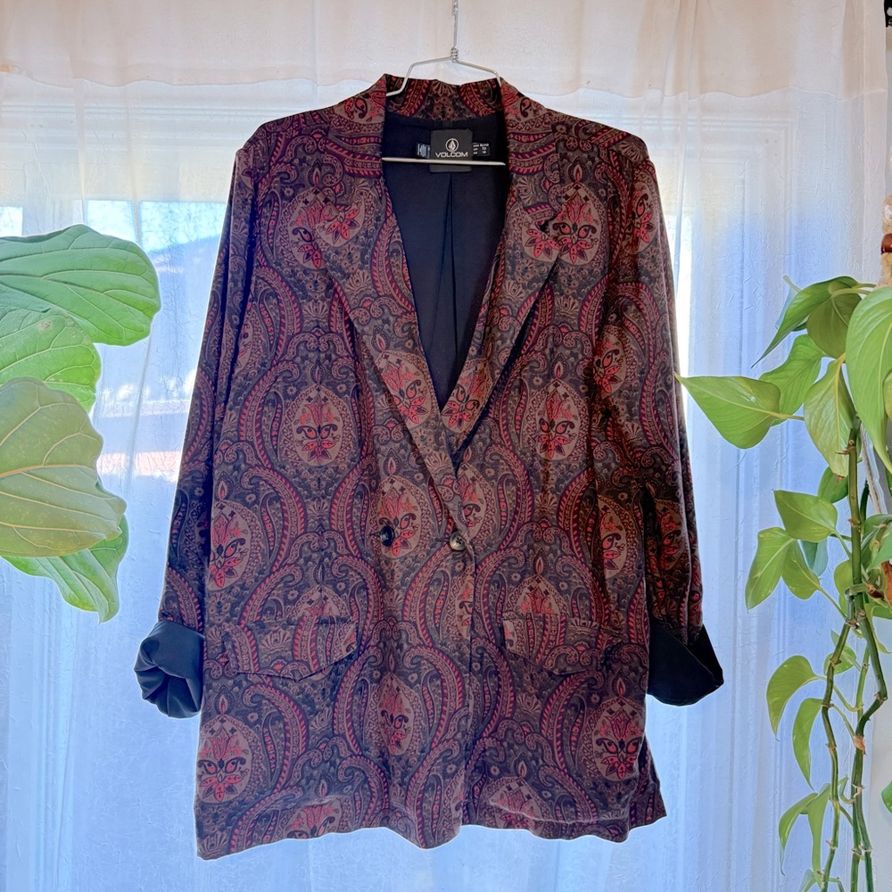 Loose fitting vintage style printed Paisley twill double breasted blazer